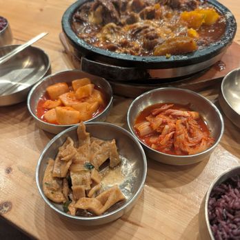 Han Sang - Galbijjim and banchan - Korean Near Me - Millbrae, California Han Sang - Galbijjim and banchan - Korean Near Me - Millbrae, California