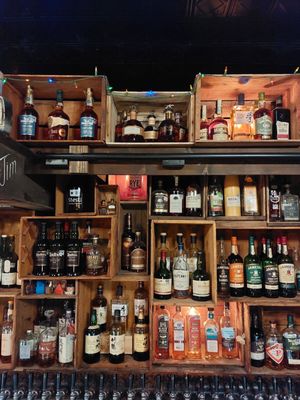 Rough Draught Whiskey Bar by null