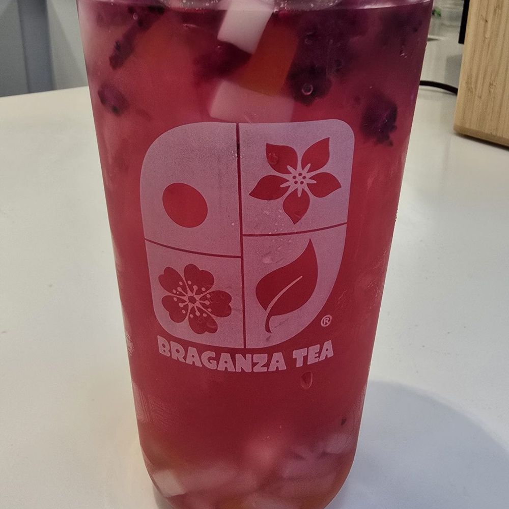Got a mix with Dragon and Passionfruit tea. Got a mix with Dragon and Passionfruit tea.