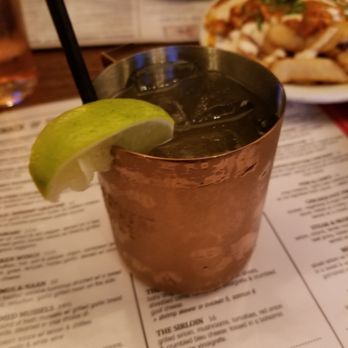 Elephant & Castle - Berry Mule - Pubs Near Me - Chicago, Illinois