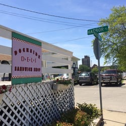 Dockside Deli - Modest signage