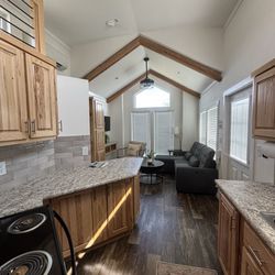 Hidden Grove RV Resort - Lofted cabin