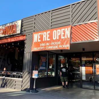 Blaze Pizza - 03.30.21 exterior with a covered outdoor patio seating - Pizza Near Me - Davis, California