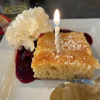 Salt + Smoke - Gooey Butter Cake - Bars Near Me - Saint Louis, Missouri Salt + Smoke - Gooey Butter Cake - Bars Near Me - Saint Louis, Missouri