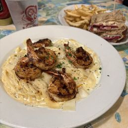 Blackened shrimp Alfredo Blackened shrimp Alfredo
