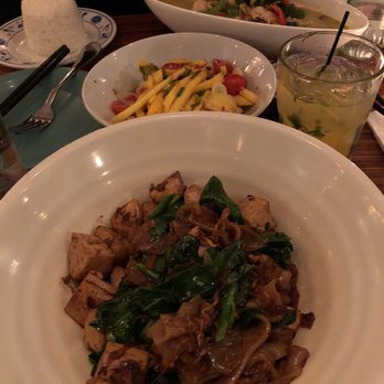 Klong - Tofu Pad Ee Sew & Chicken Green Curry - Thai Near Me - New York, New York