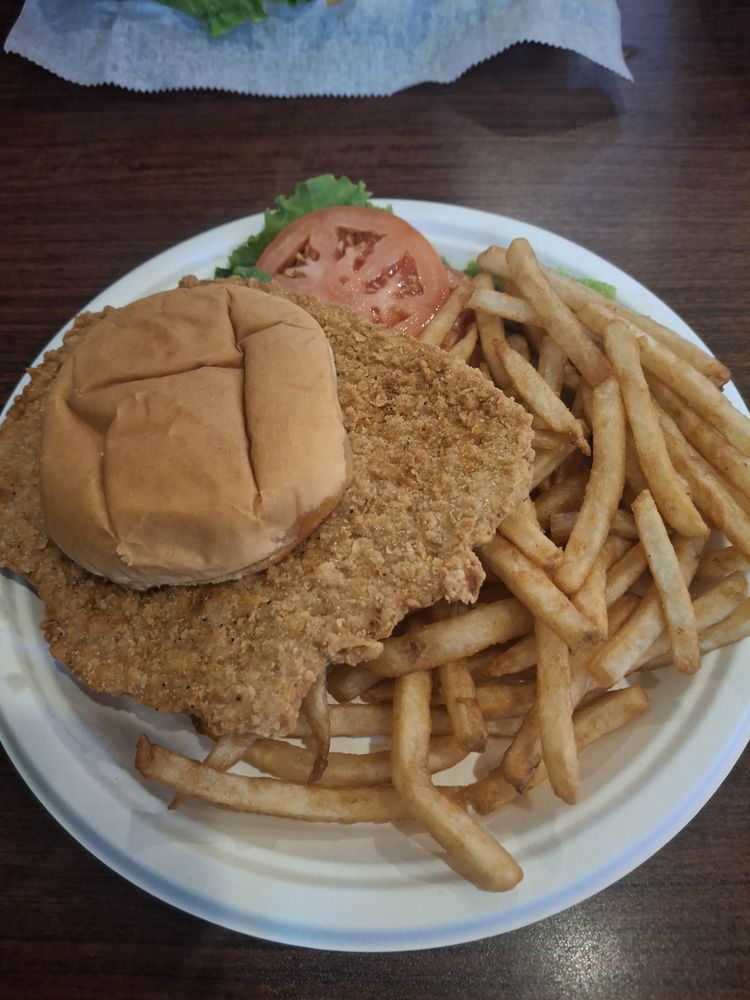 Wood Duck Bar & Grill Logo