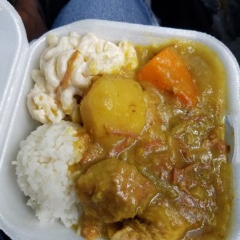 L & R Drive Inn - Mini beef curry, it was not bad. - Barbeque Near Me - Kaneohe, Hawaii