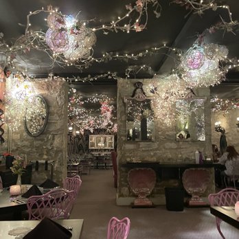 The Glitz - One of the dining rooms - New American Near Me - Versailles, Kentucky
