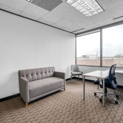 Regus - Concierge Blvd