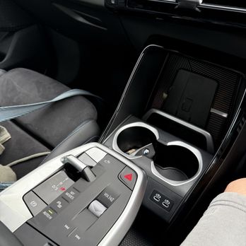 Avis - The central console - Car Rental Near Me - Middlesex, XGL Avis - The central console - Car Rental Near Me - Middlesex, XGL