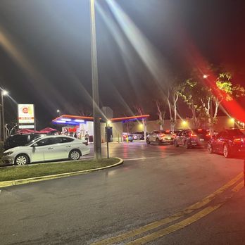 Charlie's Ice Cream - Super long drive thru line - Ice Cream & Frozen Yogurt Near Me - Miami, Florida Charlie's Ice Cream - Super long drive thru line - Ice Cream & Frozen Yogurt Near Me - Miami, Florida