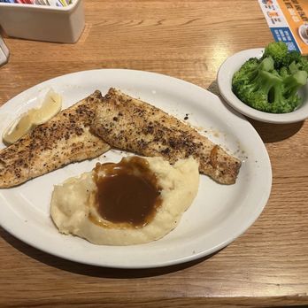 Cracker Barrel Old Country Store - American Near Me - Mechanicsville, Virginia