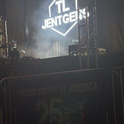 TL jentgen is a local musician who we saw at the Clearwater Beach Sand sculptures and was at July 4 fireworks