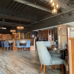 Native Eatery and Bar - Dining area