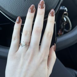 user provided the nail bar photo