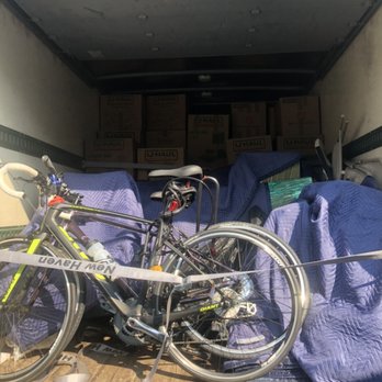 The Town Movers - Fragile boxes being stacked correctly and all furniture is double wrapped. - Movers Near Me - Oakland, California The Town Movers - Fragile boxes being stacked correctly and all furniture is double wrapped. - Movers Near Me - Oakland, California