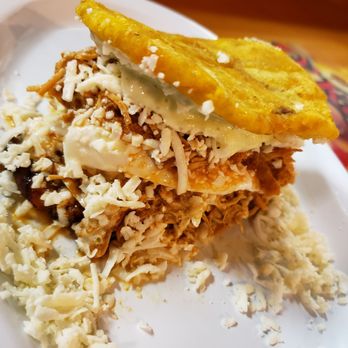 Q'Kenan Restaurant - Patacon y madurito con pollo mechado y queso de mano - Venezuelan Near Me - Orlando, Florida Q'Kenan Restaurant - Patacon y madurito con pollo mechado y queso de mano - Venezuelan Near Me - Orlando, Florida