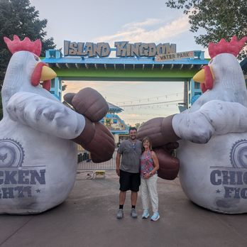 Elitch Gardens - Chicken Fight and Burger Brawl - Amusement Parks Near Me - Denver, Colorado