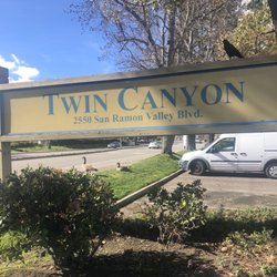 Twin Canyon Shopping Center - Signage