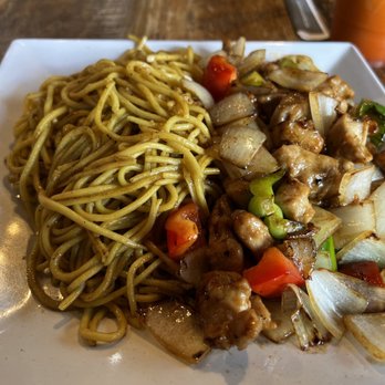 Hiccups & Churroholic - Garlic Noodles with Shaken Chicken - Asian Fusion Near Me - Tampa, Florida Hiccups & Churroholic - Garlic Noodles with Shaken Chicken - Asian Fusion Near Me - Tampa, Florida