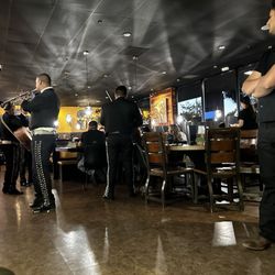 Tesoro Fine Mexican Restaurant - Mariachis