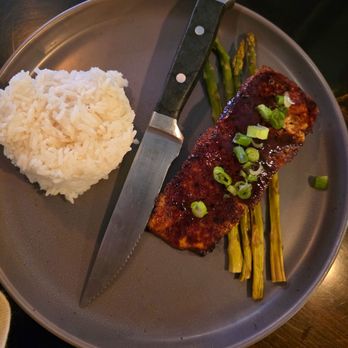 Lucky Ginger - Bbq salmon - Asian Fusion Near Me - Milwaukee, Wisconsin