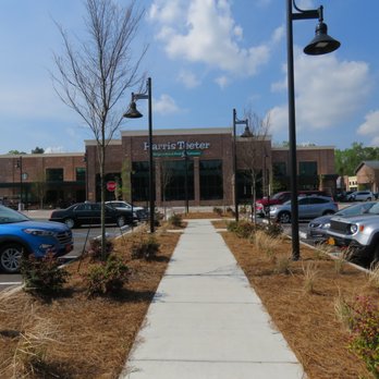 Harris Teeter - A view of the front of the store from the parking lot. - Grocery Near Me - Charleston, South Carolina Harris Teeter - A view of the front of the store from the parking lot. - Grocery Near Me - Charleston, South Carolina