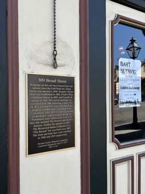 Golden Era Cocktail Bar and Lounge by null