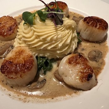 Shadowbrook - New England Sea Scallops - American Near Me - Capitola, California