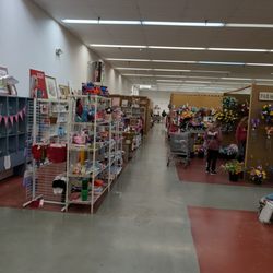 Campbellsville Peddlers Mall - The store