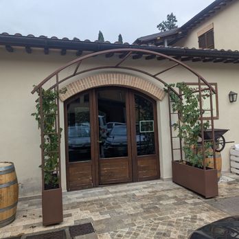 Montioni - Wine Tours Near Me - Montefalco, PG