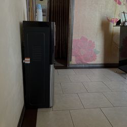 Nana Massage - Water dispenser and rooms (2)