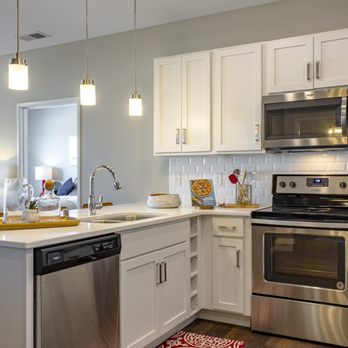 SoRoc On Maine - Stainless steel appliances, Quartz counter tops, over-sized pantry & more! - Apartments Near Me - Rochester, Minnesota SoRoc On Maine - Stainless steel appliances, Quartz counter tops, over-sized pantry & more! - Apartments Near Me - Rochester, Minnesota