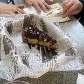 Chicago Brewhouse - Turtle cheese cake - Beer Bar Near Me - Chicago, Illinois