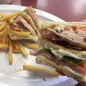 Primo Burgers No 7 - Club sandwich - Burgers Near Me - Palmdale, California