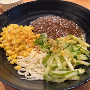 Social Eatery - Meat paste with ramen noodle, corn, green onion and zucchini...delicious 5/5 - Bubble Tea Near Me - Millbrae, California