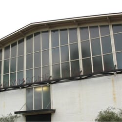 Manège Rotterdamsche / Jockey Club - Vooraanzicht van deze prachtige stadsmanege in het Kralingse bos