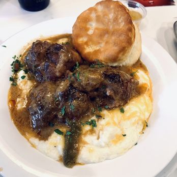 T's Brunch Bar - Bankhead Oxtails and grits - Breakfast & Brunch Near Me - Atlanta, Georgia