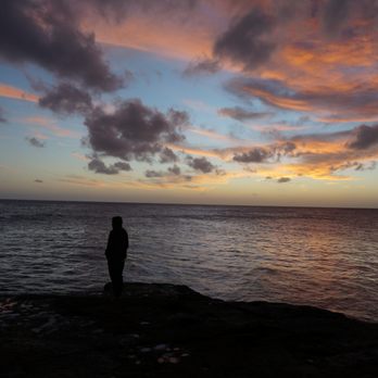 China Walls - Beaches Near Me - Honolulu, Hawaii China Walls - Beaches Near Me - Honolulu, Hawaii