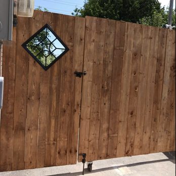 Seale Fence and Deck - Fences & Gates Near Me - Paris, Ontario Seale Fence and Deck - Fences & Gates Near Me - Paris, Ontario