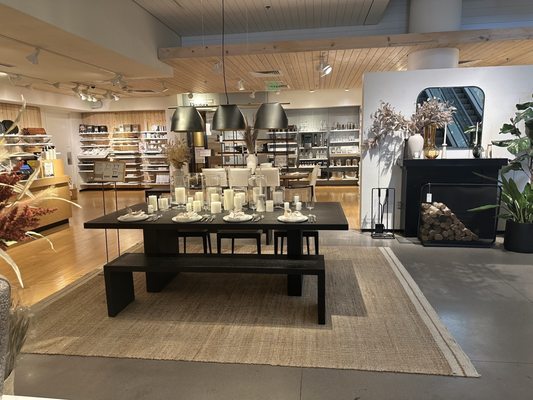 Crate & Barrel by null