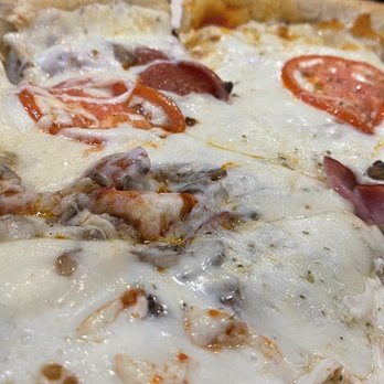 Wig & Pen Pizza Pub - Large carnivore plus mushrooms on a flying tomato crust. - Pizza Near Me - Ankeny, Iowa Wig & Pen Pizza Pub - Large carnivore plus mushrooms on a flying tomato crust. - Pizza Near Me - Ankeny, Iowa