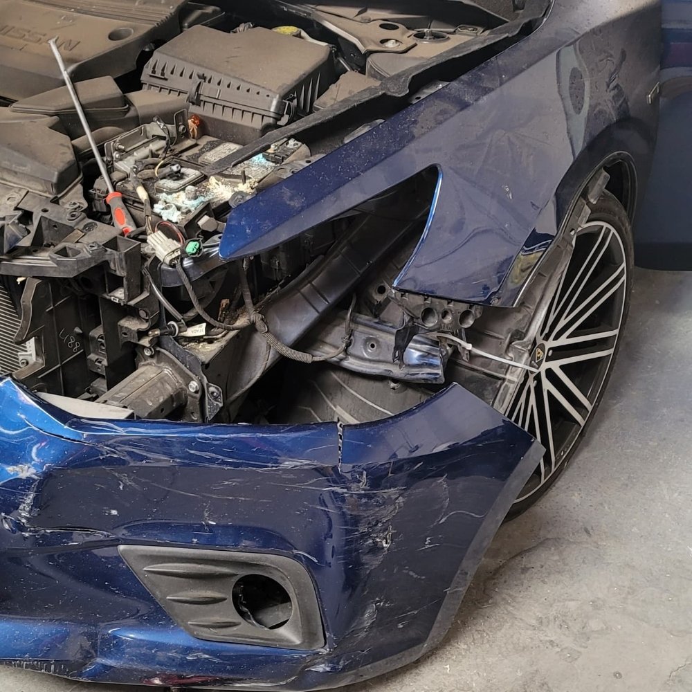 IN AND OUT AUTO BODY SHOP Updated August 2024 79 Photos & 46