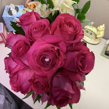 Donya's Florals - Floral Designers Near Me