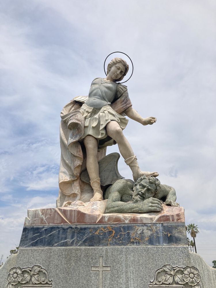 CALVARY MORTUARY Updated September 2024 25 Photos & 19 Reviews