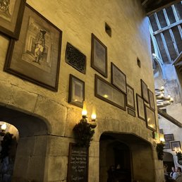 LEAKY CAULDRON™ - Updated December 2025 - 2150 Photos & 845 Reviews