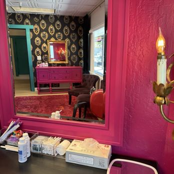 Razzberry Lips - Very fun environment! - Piercing Near Me - Los Altos, California Razzberry Lips - Very fun environment! - Piercing Near Me - Los Altos, California