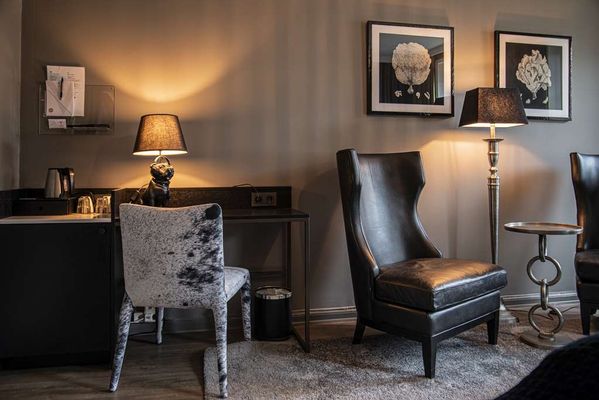 V Hotel by null
