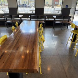 Ono Hawaiian BBQ - Indoor seating